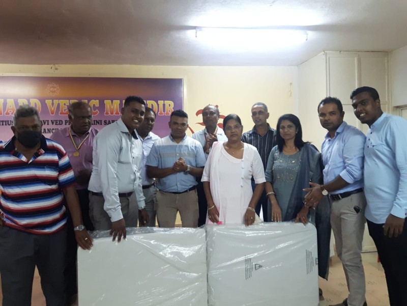 Part II: Donation by Hon. Sunil Bholah to Ecroignard Vedic Mandir